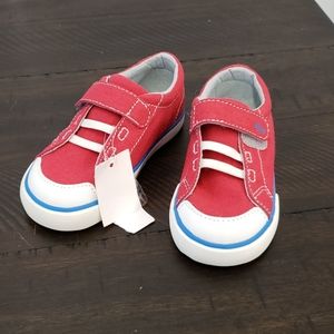 Red kai run sneakers